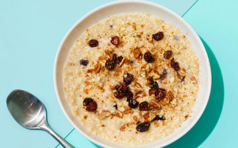 Instant Oatmeal with Cranberries and Pecans