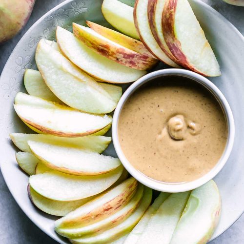 Apple Slices With Peanut Butter