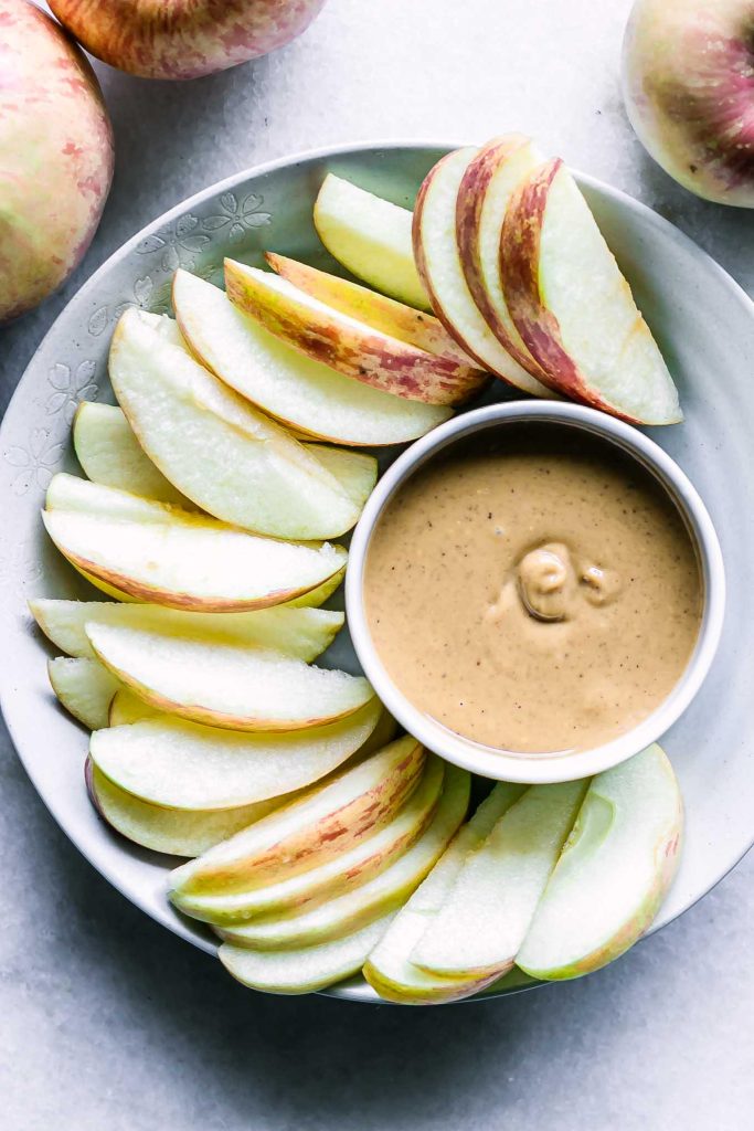 Apple Slices With Peanut Butter